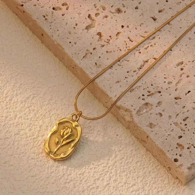 Gold-Plated-Anti-Tarnish-Rose-Themed-Pendant-Necklace