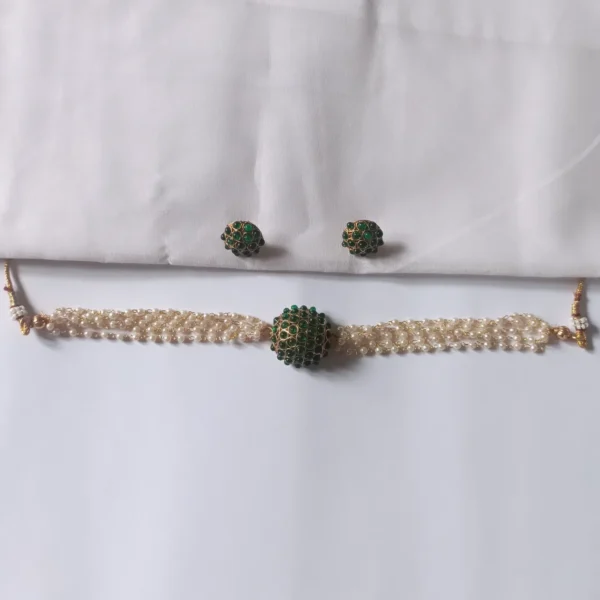 Kemp-Green-Stones-Studded-Dome-Motif-Pearl-Choker-with-Earrings
