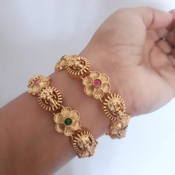 Traditional-Temple-Designs-Mahila-Lakshmi-Floral-Patterns-Bangles-online