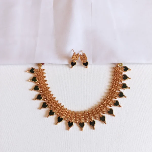 Antique-Finish-Traditional-Kerala-Style-Nagapadam-Necklace-Set.