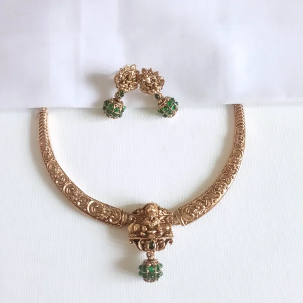 Traditional-Temple-Jewellery-Gold-Plated-Swarna-Green-Lakshmi-Necklace-Set