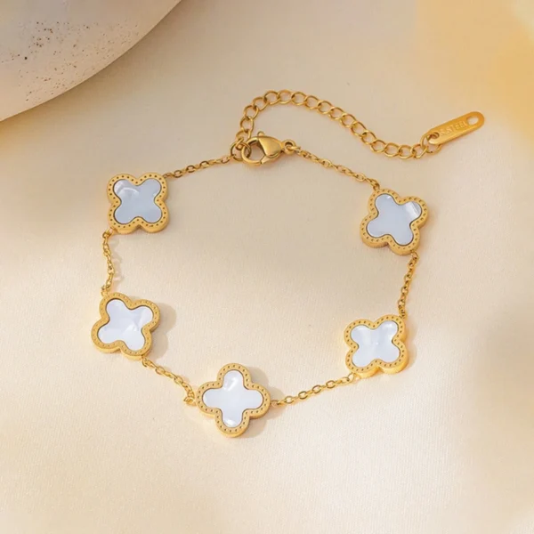 Clover-Charms-Bracelet