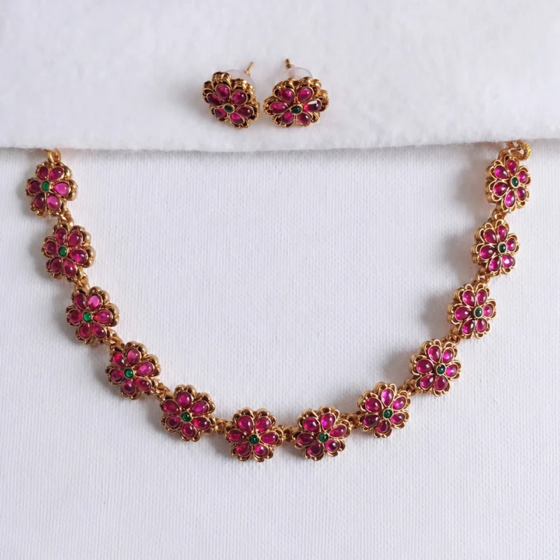 Floral Charms Necklace Set