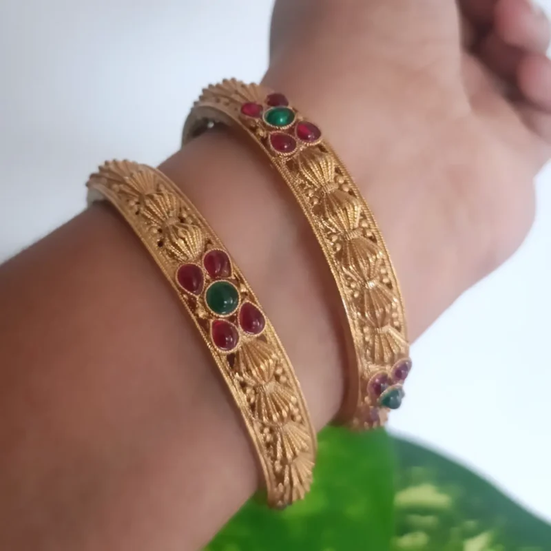 Kempu Stone Bangles
