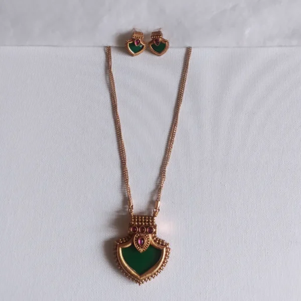 Palakka-Heart-Pendant-Non-Idol-Necklace