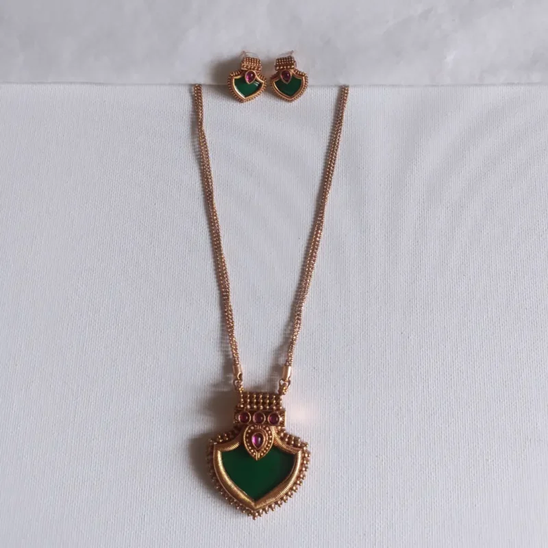 Palakka-Heart-Pendant-Non-Idol-Necklace