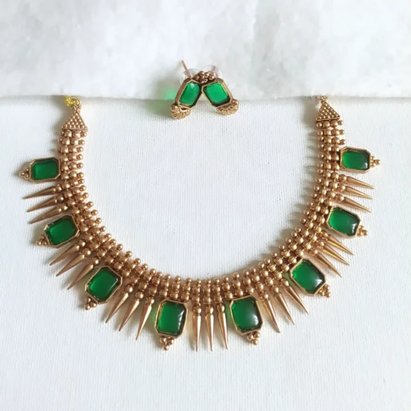 Sufi Stone Mullamottu Necklace Set
