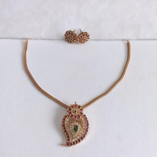 Mango Kemp Ruby Green Necklace Set