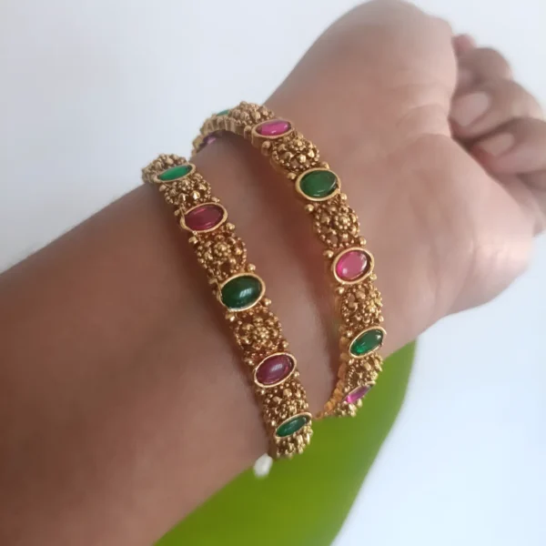 Non-Idol-Oval-Multi-Kempu-Stone-Floral-Bangle