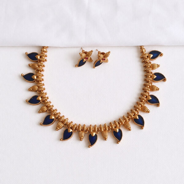 traditional-kerala-Blue-Mango-Palakka-Necklace