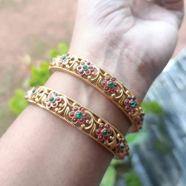 Traditional-Antique-Ruby-and-Green-Floral-Motifs-Bangles